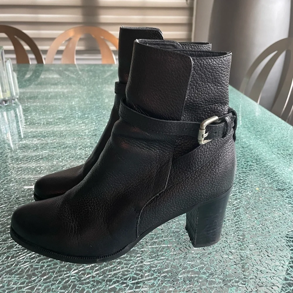 L.K. Bennett booties size 39‎